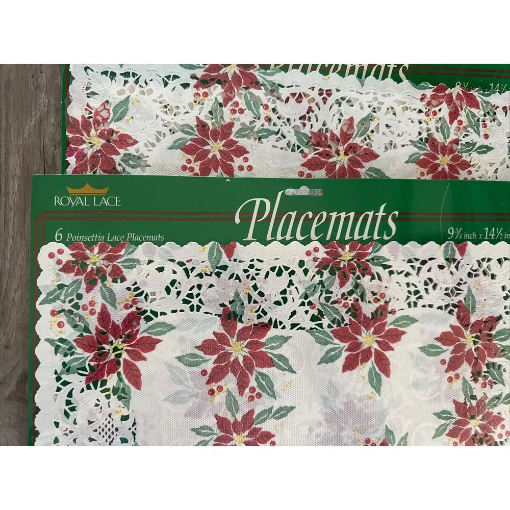 Vintage 4 packs 27 Christmas Paper‎ Doilies Placemats Poinsettias Green